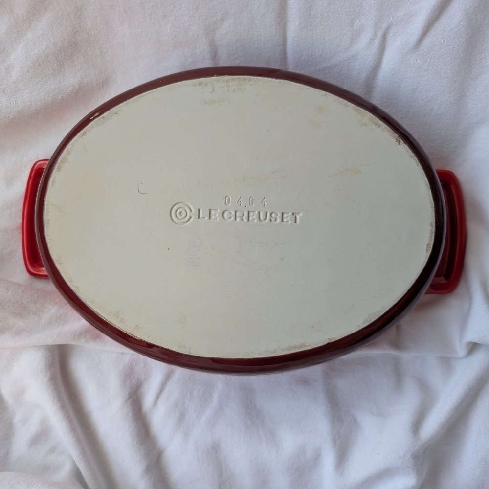 Le Creuset Red Oval Stoneware Baking Dish Tab Handles - Picture 8 of 12